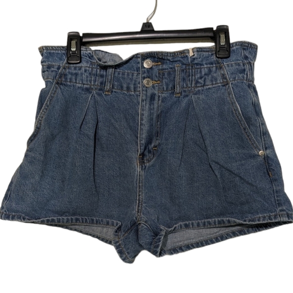Denimn paper bag shorts with big pockets - Picture 1 of 7